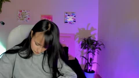 Snapshot of saraa_ramirez chatting on February 2025 02:32:01 PM Sarah Ramirez online show from February 2025 02:32:01 PM