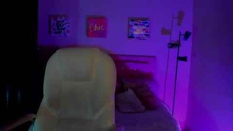 Snapshot of saraa_ramirez chatting on March 2025 11:33:02 AM Sarah Ramirez online show from March 2025 11:33:02 AM