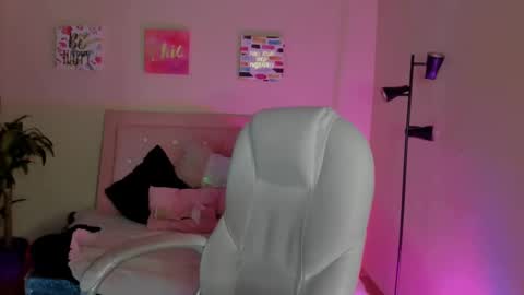 Snapshot of saraa_ramirez chatting on March 2025 06:00:01 PM Sarah Ramirez online show from March 2025 06:00:01 PM