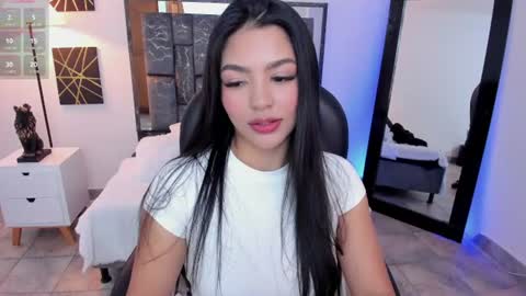 Snapshot of saraa_stormy chatting on June 2026 07:49:01 PM saraa_stormy online show from June 2026 07:49:01 PM
