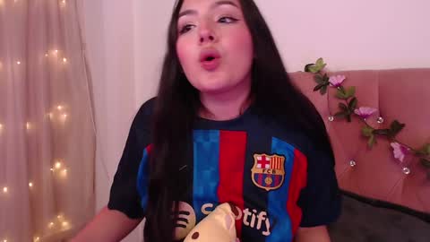 Snapshot of saraa_swett chatting on January 2025 09:28:01 PM online show from January 2025 09:28:01 PM