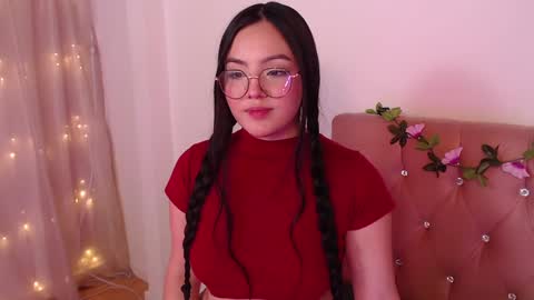 Snapshot of saraa_swett chatting on January 2025 01:42:01 AM online show from January 2025 01:42:01 AM