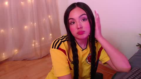 Snapshot of saraa_swett chatting on February 2025 05:34:01 PM online show from February 2025 05:34:01 PM