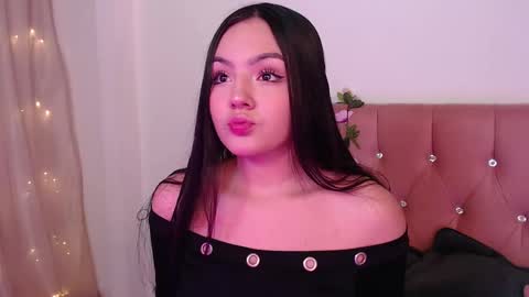 Snapshot of saraa_swett chatting on February 2025 02:37:02 PM online show from February 2025 02:37:02 PM