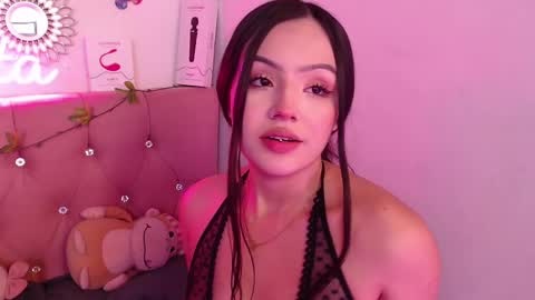 Snapshot of saraa_swett chatting on October 2025 02:25:02 PM online show from October 2025 02:25:02 PM