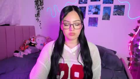 Snapshot of saraa_swett chatting on February 2026 12:32:01 AM online show from February 2026 12:32:01 AM