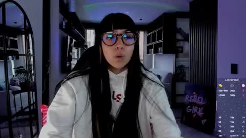 Sara online show from March 2026 07:53:01 PM