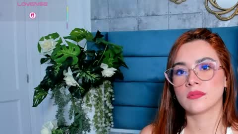 Snapshot of saraalvarezx chatting on June 2026 03:02:02 AM Sara Alvarezx online show from June 2026 03:02:02 AM