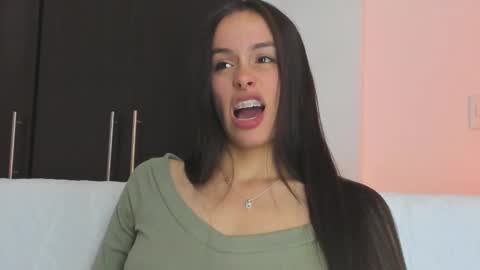 Snapshot of saraarchbould chatting on November 2025 08:31:01 PM Sara online show from November 2025 08:31:01 PM