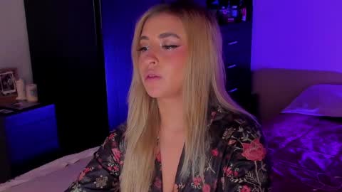 Snapshot of saradiazxxx chatting on April 2026 03:03:01 PM saradiazxxx online show from April 2026 03:03:01 PM