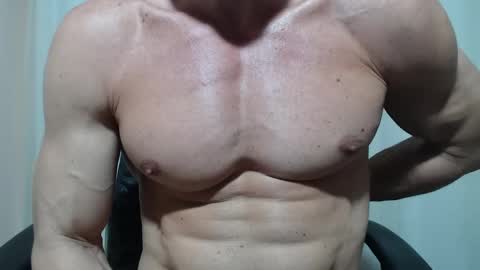 saradorj92 online show from May 2026 11:46:02 PM