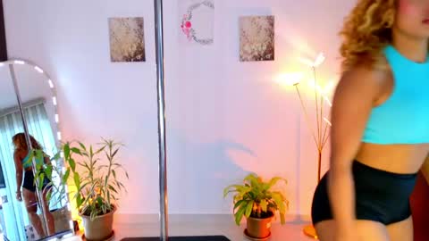 sarah  cinnamon online show from April 2026 06:16:02 PM