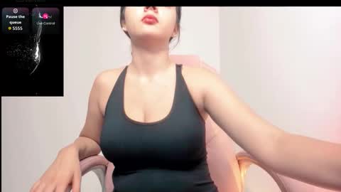 sarah online show from September 2025 10:01:02 PM