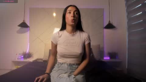 sarah_collens_ online show from July 2026 11:49:01 AM