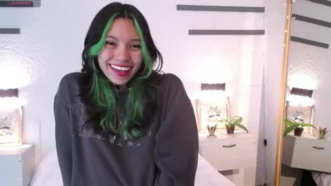 Snapshot of sarah_cute028 chatting on February 2026 01:49:02 PM Sarah online show from February 2026 01:49:02 PM