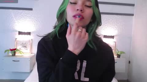 Snapshot of sarah_cute028 chatting on February 2026 02:37:02 PM Sarah online show from February 2026 02:37:02 PM