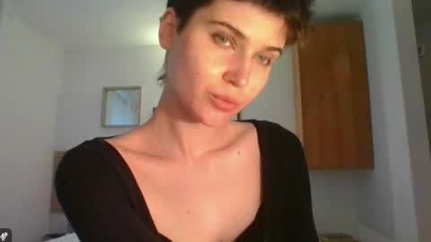 Snapshot of sarah_desire01 chatting on February 2026 07:38:02 AM Sarah online show from February 2026 07:38:02 AM