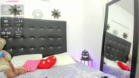sarah_lowee online show from October 2025 07:04:02 PM