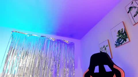 Snapshot of sarah_perez1 chatting on December 2024 08:53:01 PM INSTAGRAM...sarah22 p online show from December 2024 08:53:01 PM