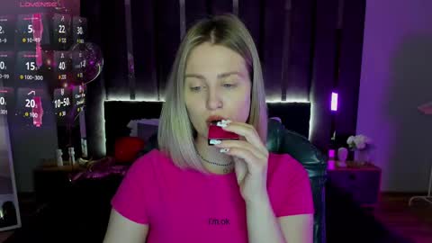 Sarah online show from March 2025 01:04:02 AM