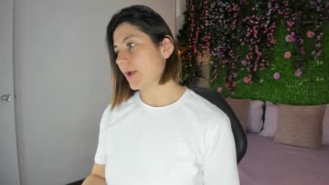 Sarah Deyvis online show from February 2026 03:52:02 PM