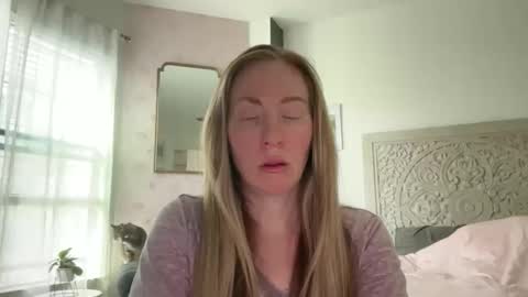 Snapshot of sarahgiroux86 chatting on April 2026 04:44:02 PM Sarah online show from April 2026 04:44:02 PM