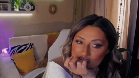 Divine Sarah NONUDE model online show from May 2026 06:44:01 AM