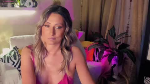Divine Sarah NONUDE model online show from May 2026 04:36:01 PM