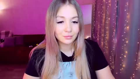 Sarah online show from March 2025 09:29:02 PM