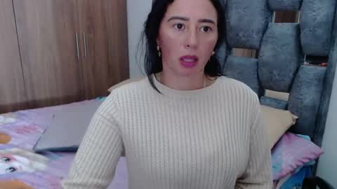 Lia online show from January 2025 07:35:01 PM