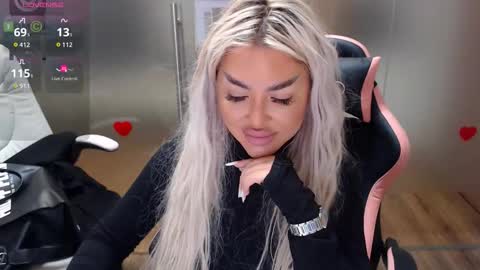 Snapshot of sarahstone_ chatting on October 2025 07:38:02 AM Sarah online show from October 2025 07:38:02 AM