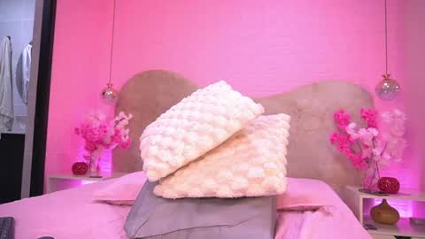 Sara  online show from May 2026 12:00:01 PM