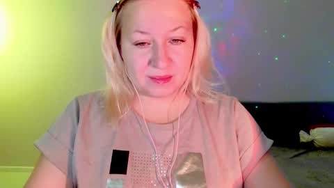 Snapshot of sarakatherin chatting on October 2025 03:53:01 AM Sara online show from October 2025 03:53:01 AM