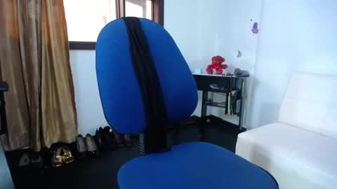 Saraloves online show from January 2025 02:25:02 PM