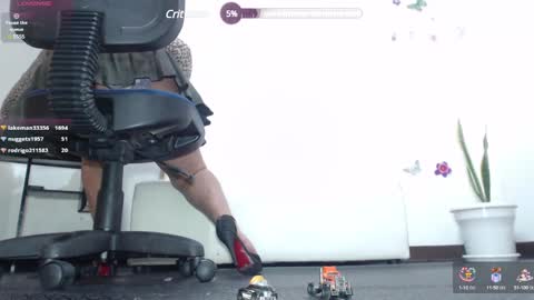 Saraloves online show from February 2025 02:59:02 PM