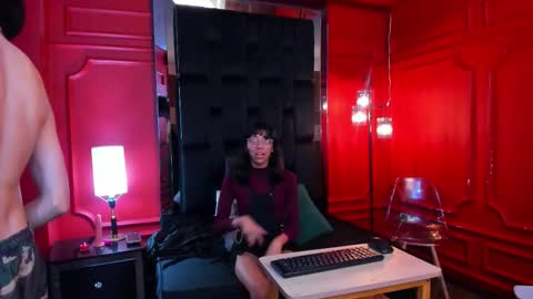 Sara and Edward online show from November 2025 03:18:02 AM