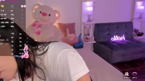 saraowens online show from September 2025 08:25:01 PM