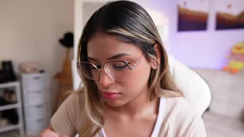 Sara online show from February 2025 10:30:01 PM