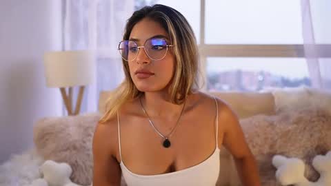 Sara online show from March 2025 10:54:01 PM