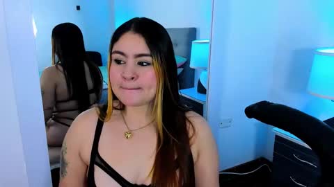 Snapshot of sararendon chatting on December 2025 12:25:02 PM sararendon online show from December 2025 12:25:02 PM