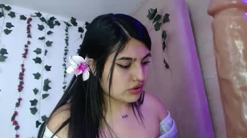 sarastonesx online show from April 2026 05:36:02 AM