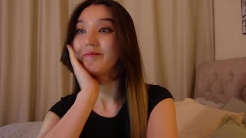 Snapshot of sarasuo chatting on December 2024 10:17:02 AM Shara online show from December 2024 10:17:02 AM