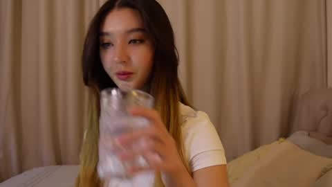 Snapshot of sarasuo chatting on December 2024 11:11:02 AM Shara online show from December 2024 11:11:02 AM