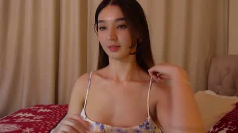 Snapshot of sarasuo chatting on December 2024 11:28:01 AM Shara online show from December 2024 11:28:01 AM