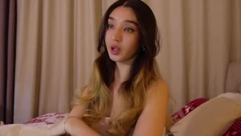 Snapshot of sarasuo chatting on December 2024 11:57:02 AM Shara online show from December 2024 11:57:02 AM