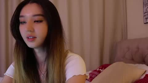 Snapshot of sarasuo chatting on January 2025 11:15:01 AM Shara online show from January 2025 11:15:01 AM