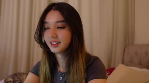 Snapshot of sarasuo chatting on January 2025 05:01:01 AM Shara online show from January 2025 05:01:01 AM