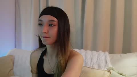 Snapshot of sarasuo chatting on January 2025 12:18:01 PM Shara online show from January 2025 12:18:01 PM