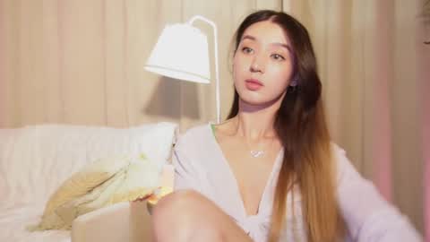 Snapshot of sarasuo chatting on February 2025 12:17:02 PM Shara online show from February 2025 12:17:02 PM