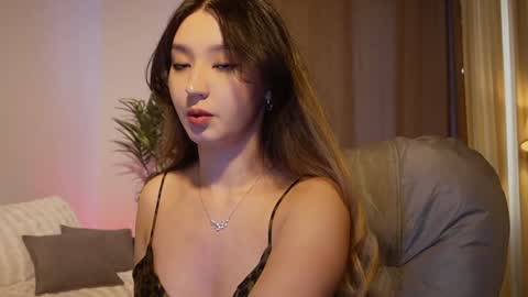 Snapshot of sarasuo chatting on September 2025 12:37:02 PM Shara online show from September 2025 12:37:02 PM